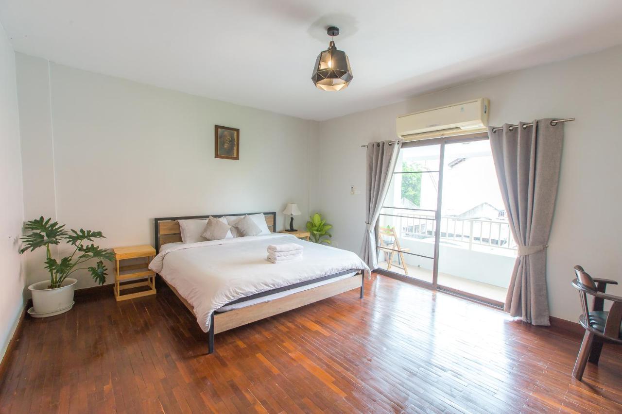 The Little Siri Otel Chiang Mai Dış mekan fotoğraf